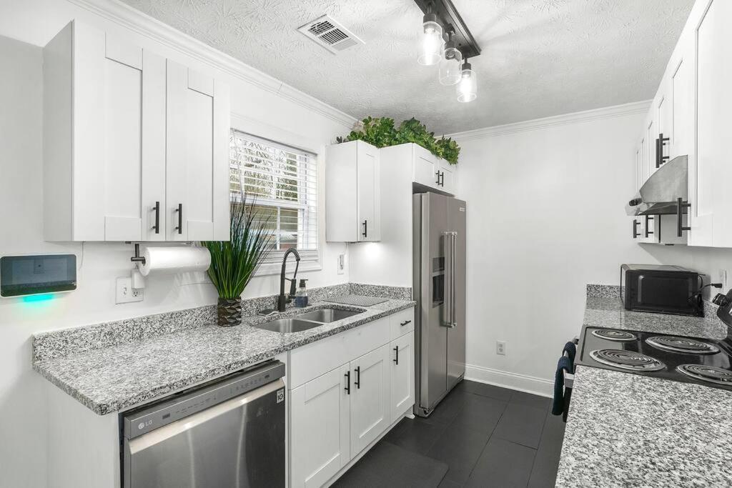 Modern 3Bd,2Ba Townhome Near Stadiums In Metro-Atl Атланта Экстерьер фото